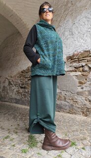 Pantalone palazzo e giacca con cappuccio